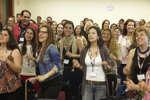 Cierre Congreso: público cantando a canon