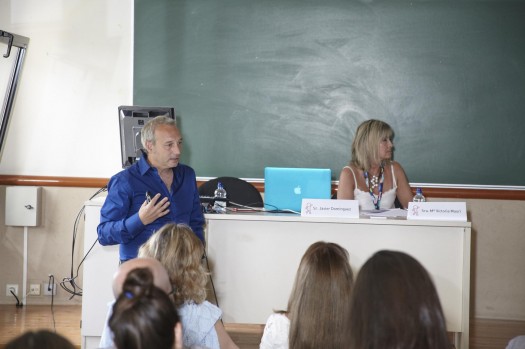 Mª Victoria Mauri y Javier Domínguez en su conferencia: "Educación Socio-Emocional desde el equipo directivo"